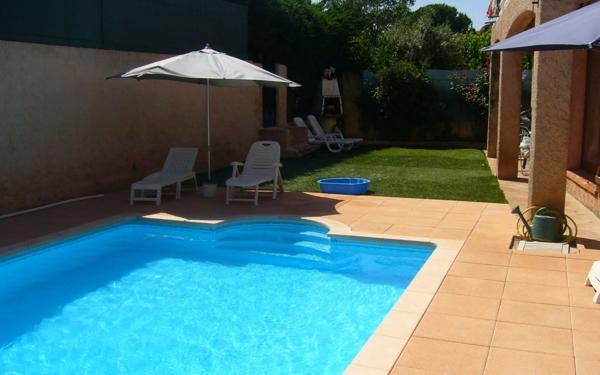 Maison à vendre    10 pièces •  Hyères