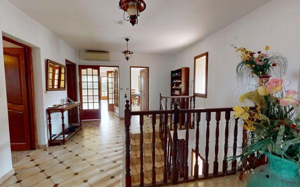 Maison à vendre    10 pièces •  Hyères