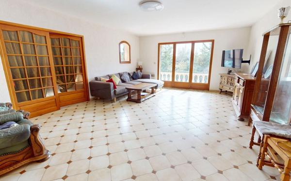 Maison à vendre    10 pièces •  Hyères