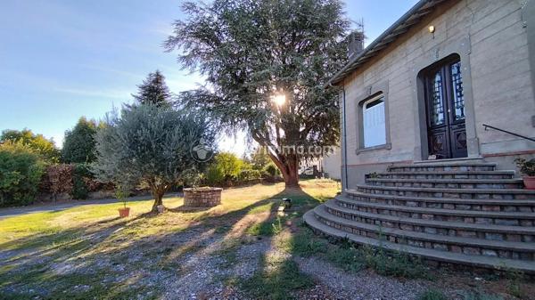Vente                                                      Maison
                        
                     5 pièces                      121 m2                     à Mazamet