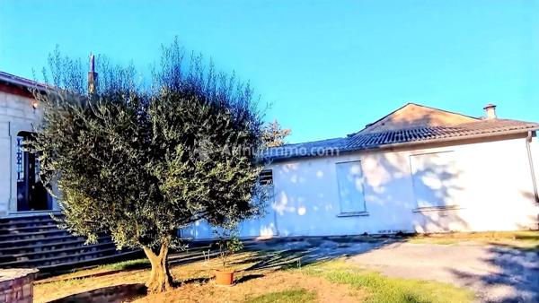 Vente                                                      Maison
                        
                     5 pièces                      121 m2                     à Mazamet