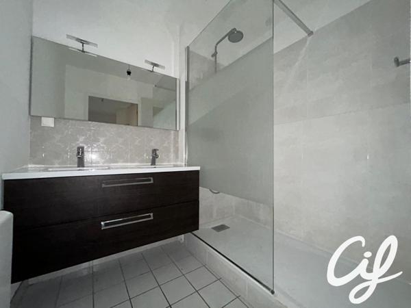 Appartement T2 NANTES Viarme - 49.09 m2  198 000 Euros