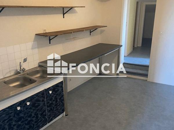 Location Appartement 4 pièces 71.72 m² - 38 RUE DES MAUGES Saint Laurent De La Plaine 49290