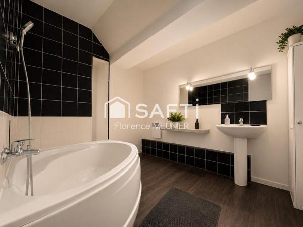 NOUVEAUTÉ :  Loft d'exception de 181 m² au cœur de Seclin