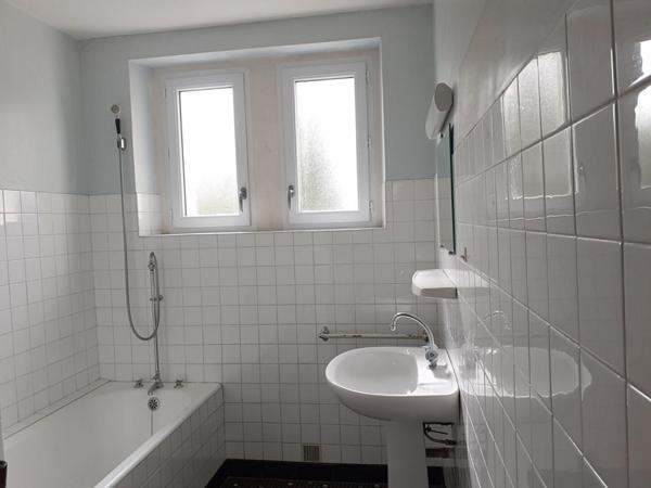 Maison  mitoyenne T8 de 161 m² avec grand jardin à Crozon (29 160 ) A NE PAS LAISSER PASSER !