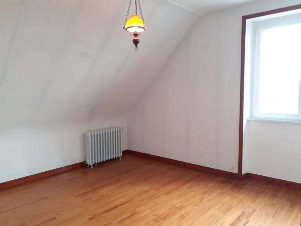 Maison  mitoyenne T8 de 161 m² avec grand jardin à Crozon (29 160 ) A NE PAS LAISSER PASSER !