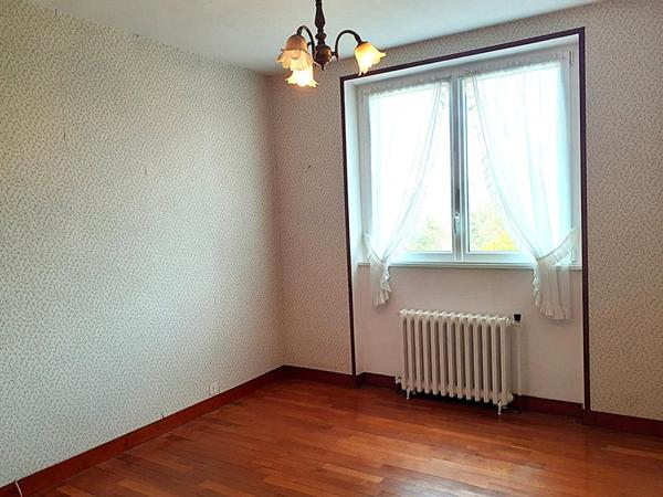 Maison  mitoyenne T8 de 161 m² avec grand jardin à Crozon (29 160 ) A NE PAS LAISSER PASSER !