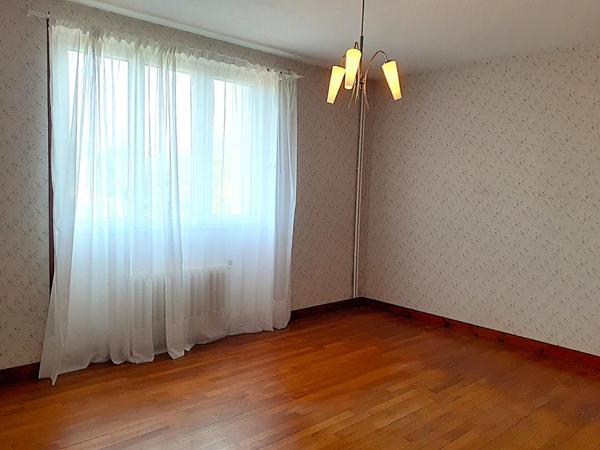 Maison  mitoyenne T8 de 161 m² avec grand jardin à Crozon (29 160 ) A NE PAS LAISSER PASSER !