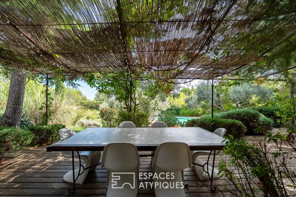 Villa de caractère avec piscine et jardin paysager à Lambesc