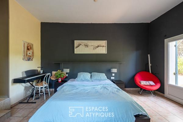 Villa de caractère avec piscine et jardin paysager à Lambesc