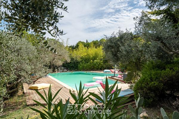 Villa de caractère avec piscine et jardin paysager à Lambesc