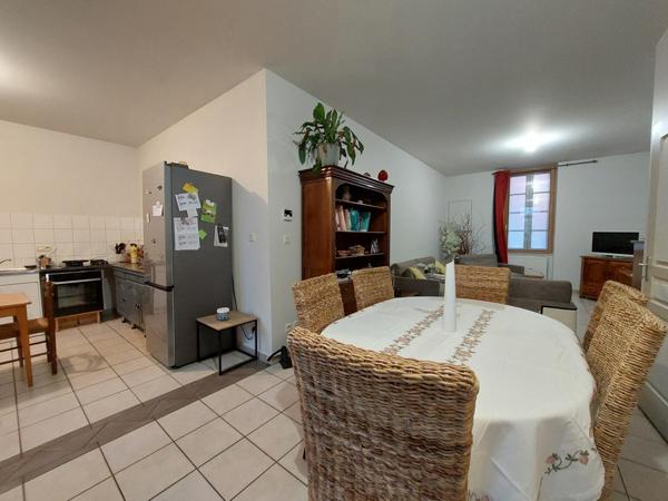 Sur la commune de Cuisery - immeuble composé de 2 appartements