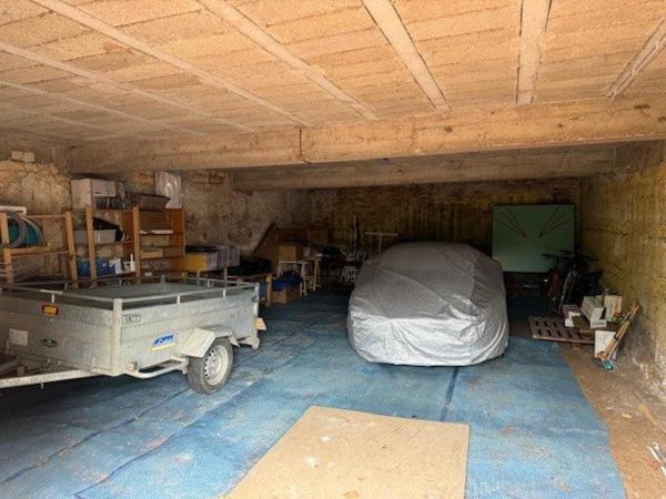 Sur la commune de Cuisery - immeuble composé de 2 appartements