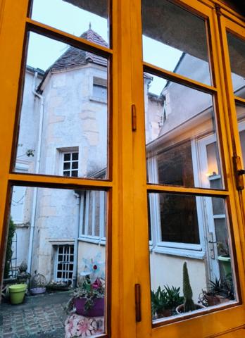 Maison familiale de caractère au cœur de Nevers – Terrasses, volumes et histoire ( 58 )