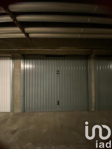 Parking à vendre 16 m² Évry