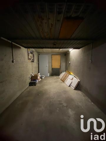 Parking à vendre 16 m² Évry