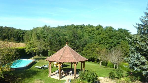Maison 5 chambres, garages, piscine et dépendances à 10 minutes de Tours