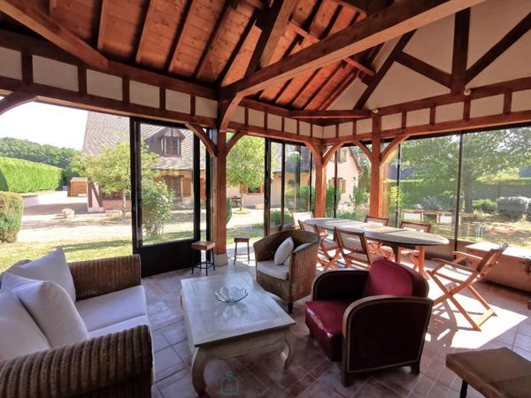 Maison 5 chambres, garages, piscine et dépendances à 10 minutes de Tours