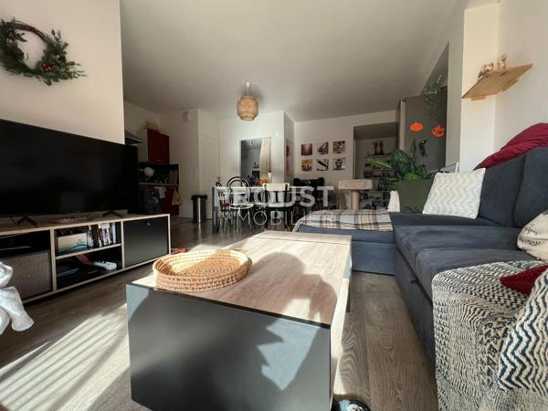 Centre niort appartement t2 avec garage et terrasse.