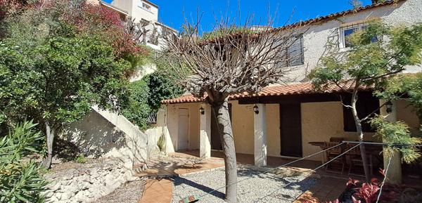 Charmante villa rénovée de 97 m² avec aperçu mer