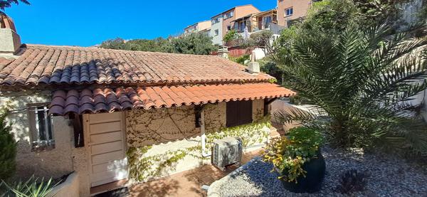 Charmante villa rénovée de 97 m² avec aperçu mer