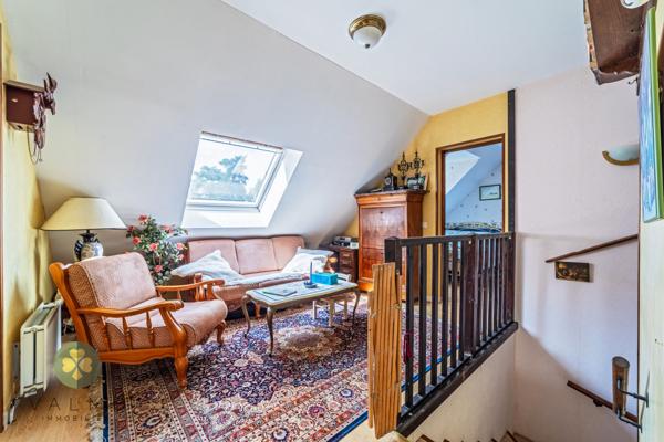 Maison
                                                                                                                                                                                                                                                                                                                        6 pièce(s)                                                                                                                                                                                                          4 chambre(s)                                                                                                                                                                                                          197  m²