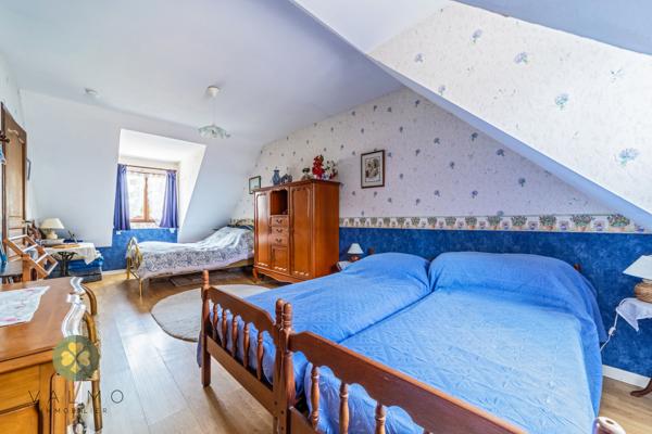 Maison
                                                                                                                                                                                                                                                                                                                        6 pièce(s)                                                                                                                                                                                                          4 chambre(s)                                                                                                                                                                                                          197  m²