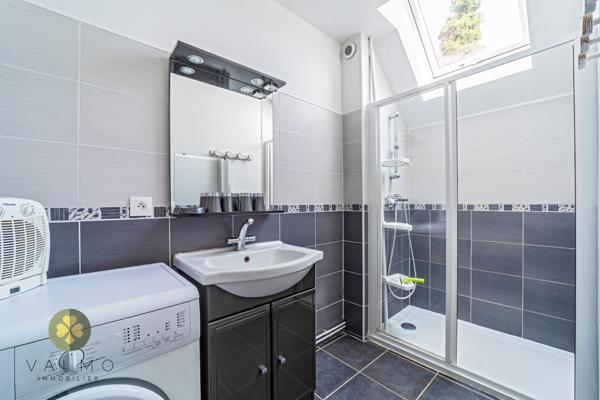 Maison
                                                                                                                                                                                                                                                                                                                        6 pièce(s)                                                                                                                                                                                                          4 chambre(s)                                                                                                                                                                                                          197  m²