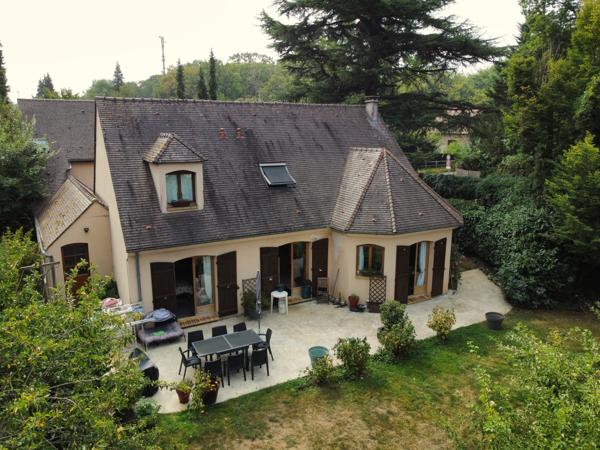 Maison
                                                                                                                                                                                                                                                                                                                        6 pièce(s)                                                                                                                                                                                                          4 chambre(s)                                                                                                                                                                                                          197  m²