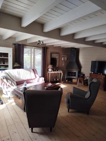 Maison en bois 125 m2 de surface Habitable et 800 m2 de terrain clos à 299 000 € - BEAUNE (21)
