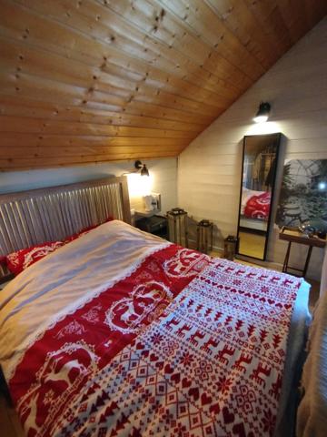 Maison en bois 125 m2 de surface Habitable et 800 m2 de terrain clos à 299 000 € - BEAUNE (21)