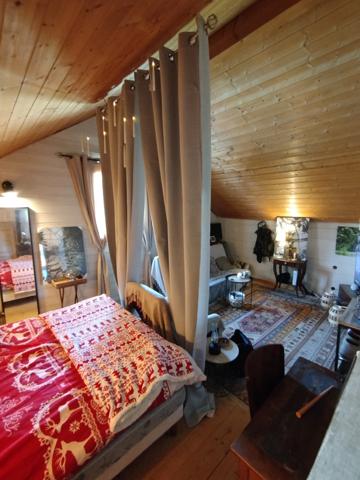 Maison en bois 125 m2 de surface Habitable et 800 m2 de terrain clos à 299 000 € - BEAUNE (21)