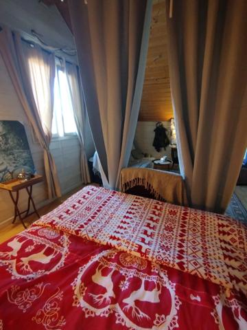 Maison en bois 125 m2 de surface Habitable et 800 m2 de terrain clos à 299 000 € - BEAUNE (21)