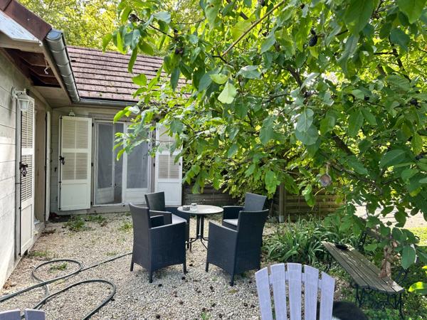 Maison en bois 125 m2 de surface Habitable et 800 m2 de terrain clos à 299 000 € - BEAUNE (21)