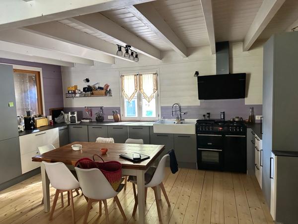 Maison en bois 125 m2 de surface Habitable et 800 m2 de terrain clos à 299 000 € - BEAUNE (21)