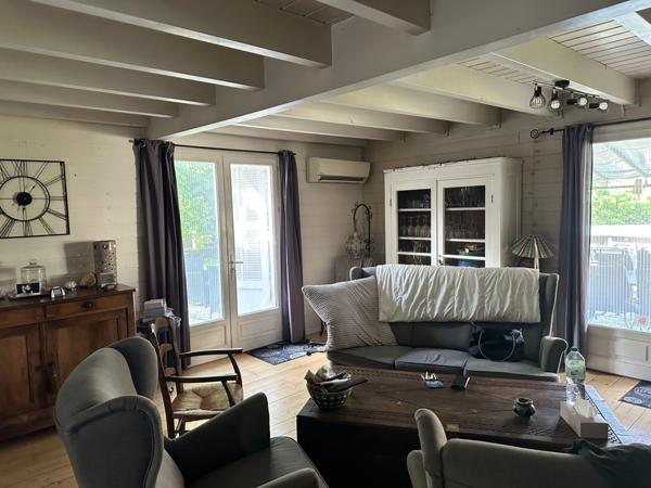 Maison en bois 125 m2 de surface Habitable et 800 m2 de terrain clos à 299 000 € - BEAUNE (21)