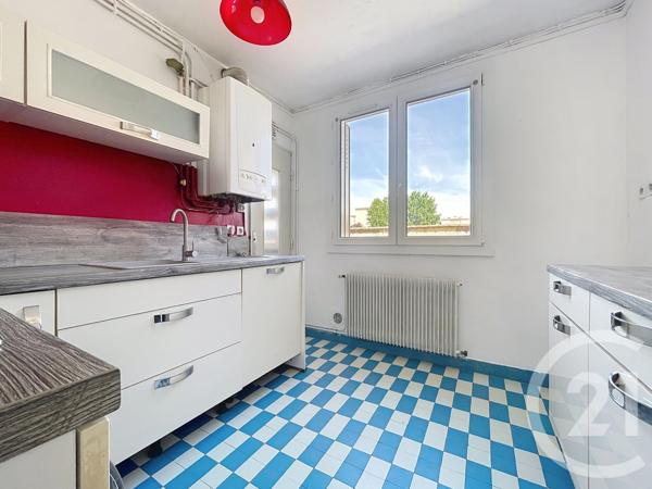 Appartement F4 à vendre  4 pièces - 60 m2 BAGNOLS SUR CEZE - 30
