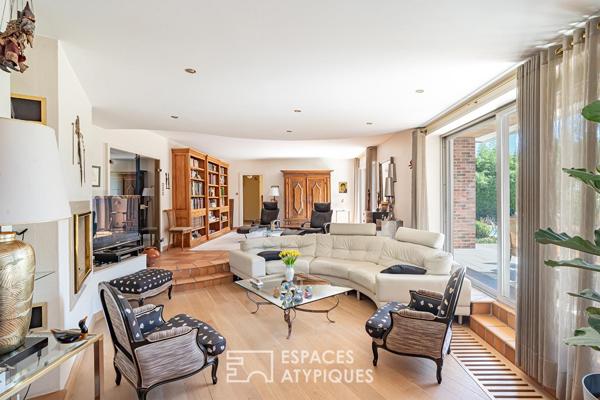Maison d’architecte contemporaine avec piscine et jardin paysagé