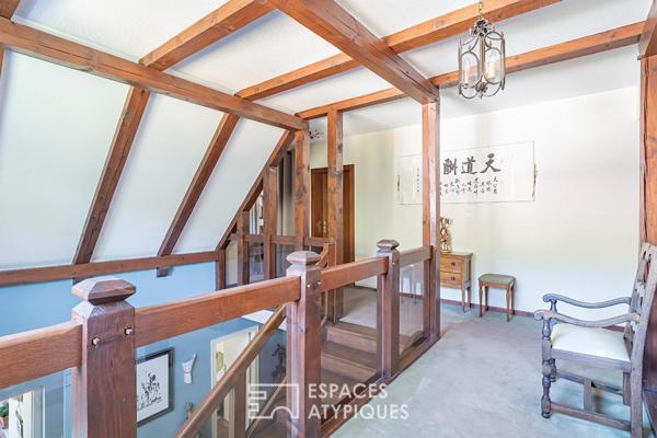 Maison d’architecte contemporaine avec piscine et jardin paysagé