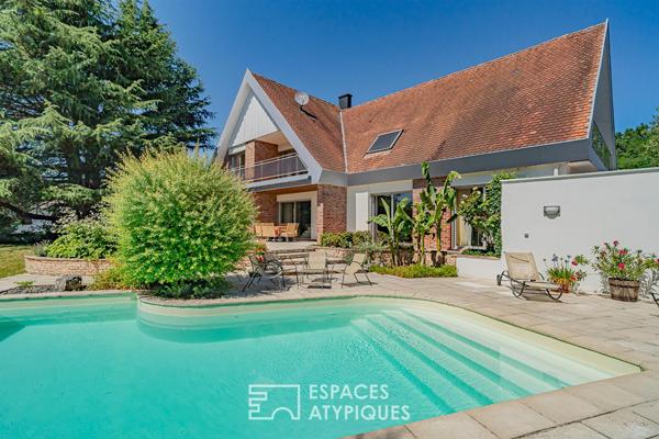 Maison d’architecte contemporaine avec piscine et jardin paysagé