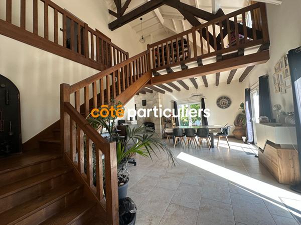 Vente Maison245 m² - 8 Pièces - SAINT AMAND MONTROND (18200)