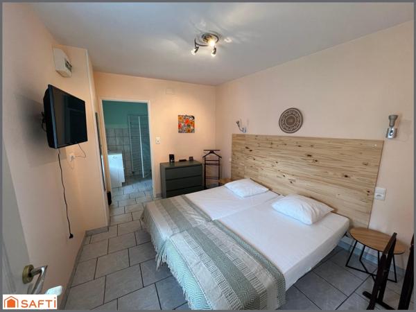 PETIT IMMEUBLE DE RAPPORT, 5 APPARTEMENTS F1 MEUBLES,