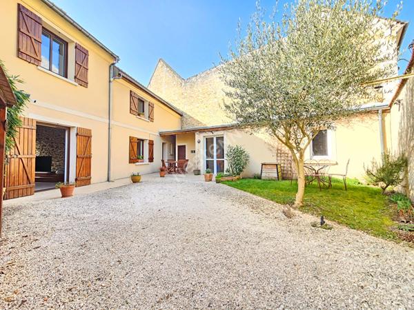 MAISON 5 PIECES EN PLEIN CENTRE DE MARINES - COUR, GARAGE ET DÉPENDANCES