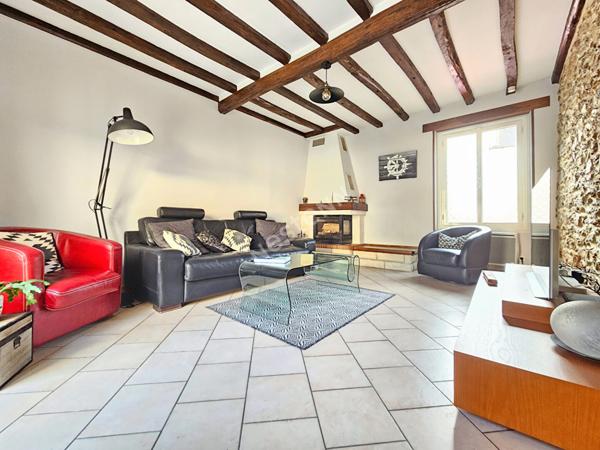 MAISON 5 PIECES EN PLEIN CENTRE DE MARINES - COUR, GARAGE ET DÉPENDANCES