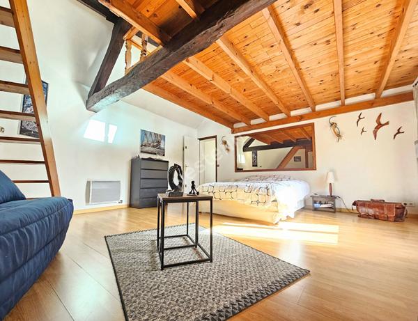 MAISON 5 PIECES EN PLEIN CENTRE DE MARINES - COUR, GARAGE ET DÉPENDANCES