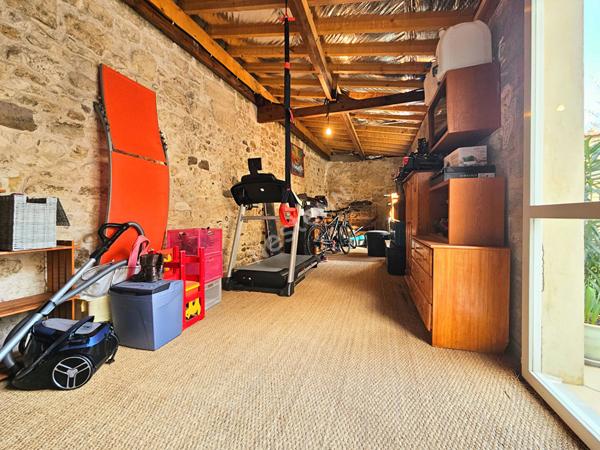 MAISON 5 PIECES EN PLEIN CENTRE DE MARINES - COUR, GARAGE ET DÉPENDANCES