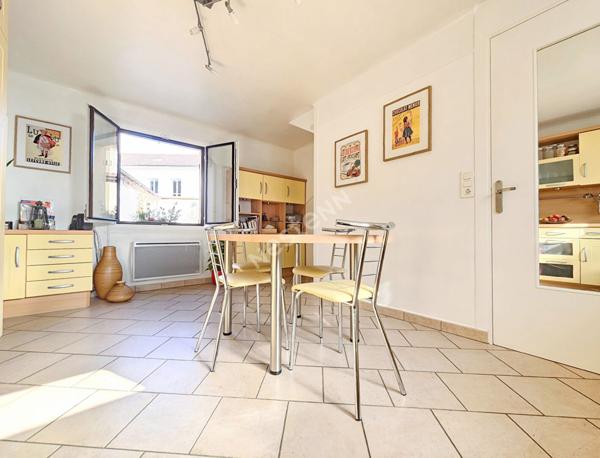 MAISON 5 PIECES EN PLEIN CENTRE DE MARINES - COUR, GARAGE ET DÉPENDANCES