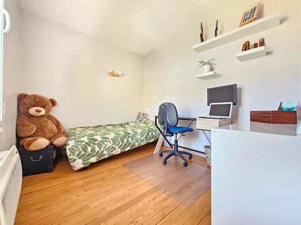 MAISON 5 PIECES EN PLEIN CENTRE DE MARINES - COUR, GARAGE ET DÉPENDANCES