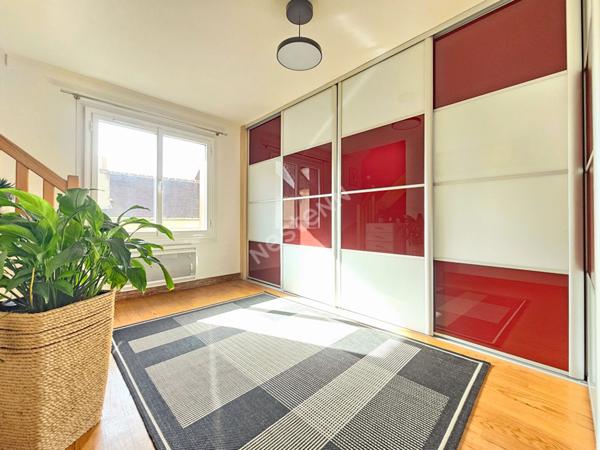 MAISON 5 PIECES EN PLEIN CENTRE DE MARINES - COUR, GARAGE ET DÉPENDANCES