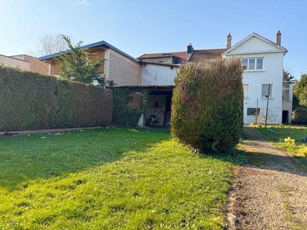 Maison T5 avec jardin et garage - à fort potentiel à Guentrange - à visiter rapidement